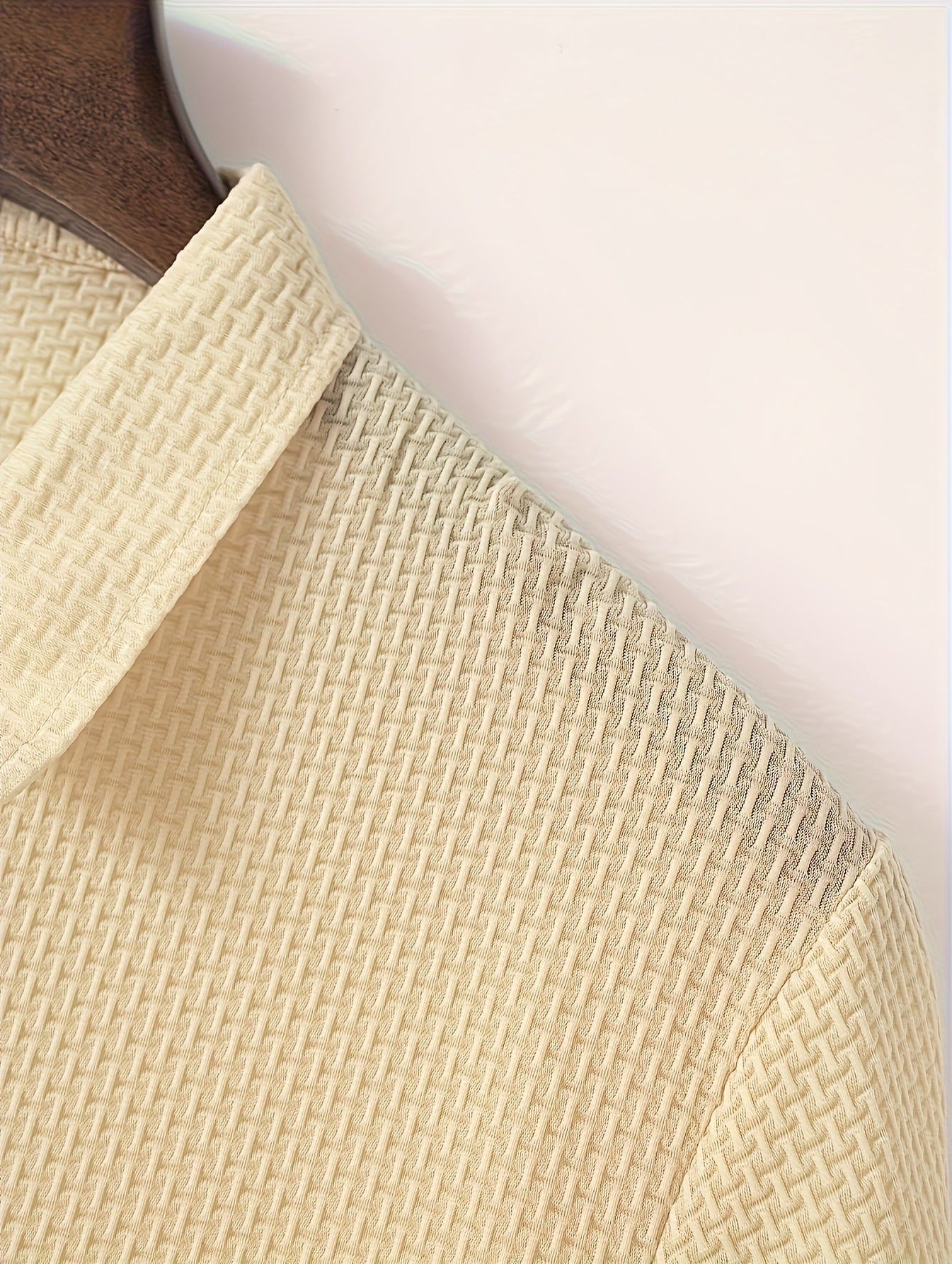 Men’s Waffle Knit Polo – Modern Casual Elegance Breathable Woven Fabric
